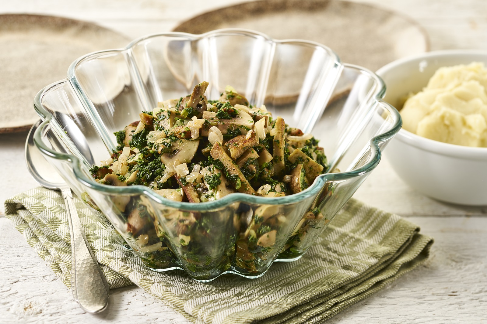 Grünkohl mit vegetarischen Streifen und Champignons