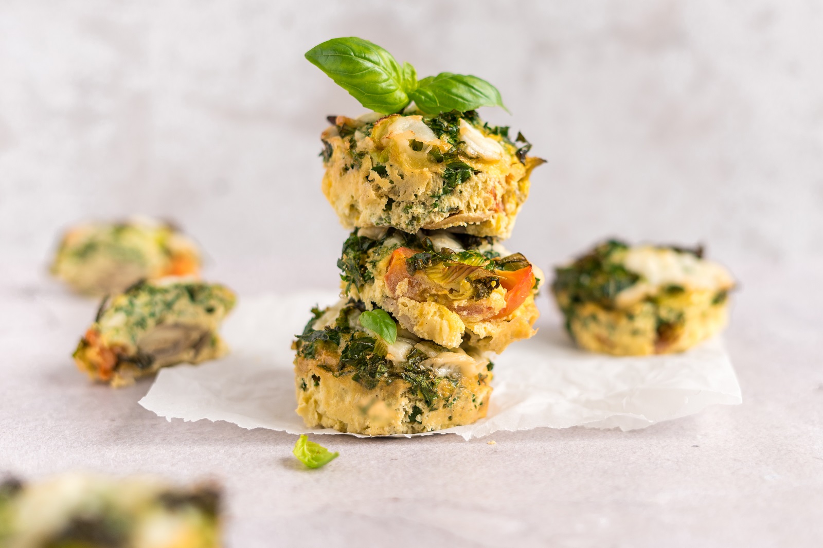 Veggipedia - Egg muffins with mushroom, kale and young goat cheese