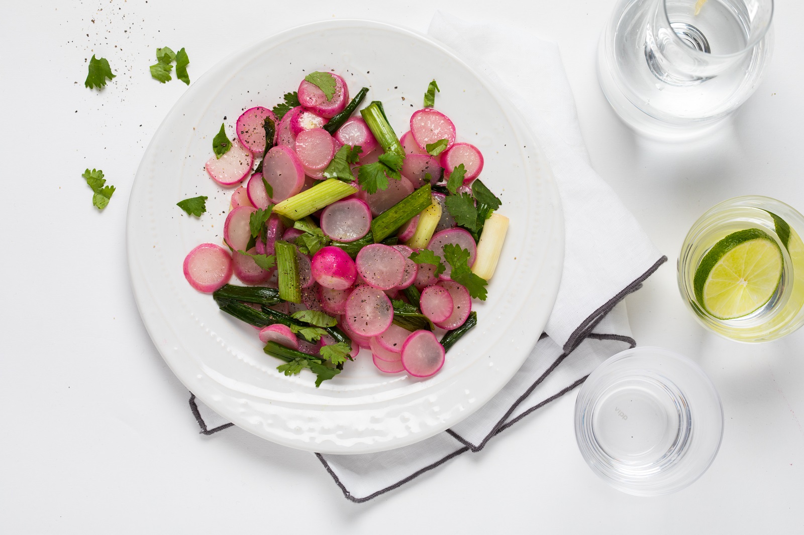 Veggipedia - Radish with spring onion and soy sauce