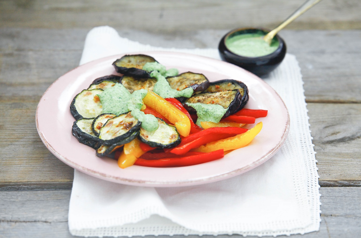 Veggipedia - Summer vegetables with parsley sauce