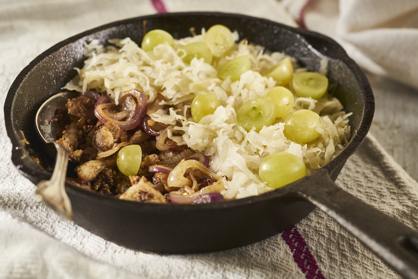 Elsässer Sauerkraut mit Huhn und Weintrauben