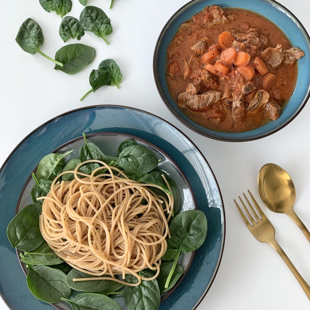 Veggipedia - Pasta with stew from the Healthy Dutchies