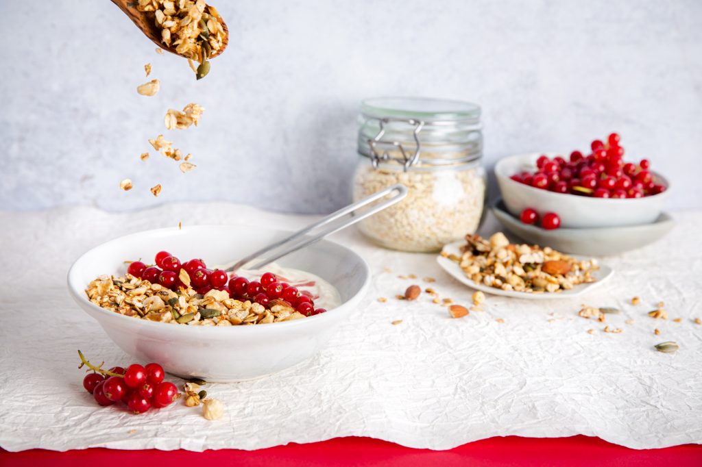 Rode bessen granola bowl