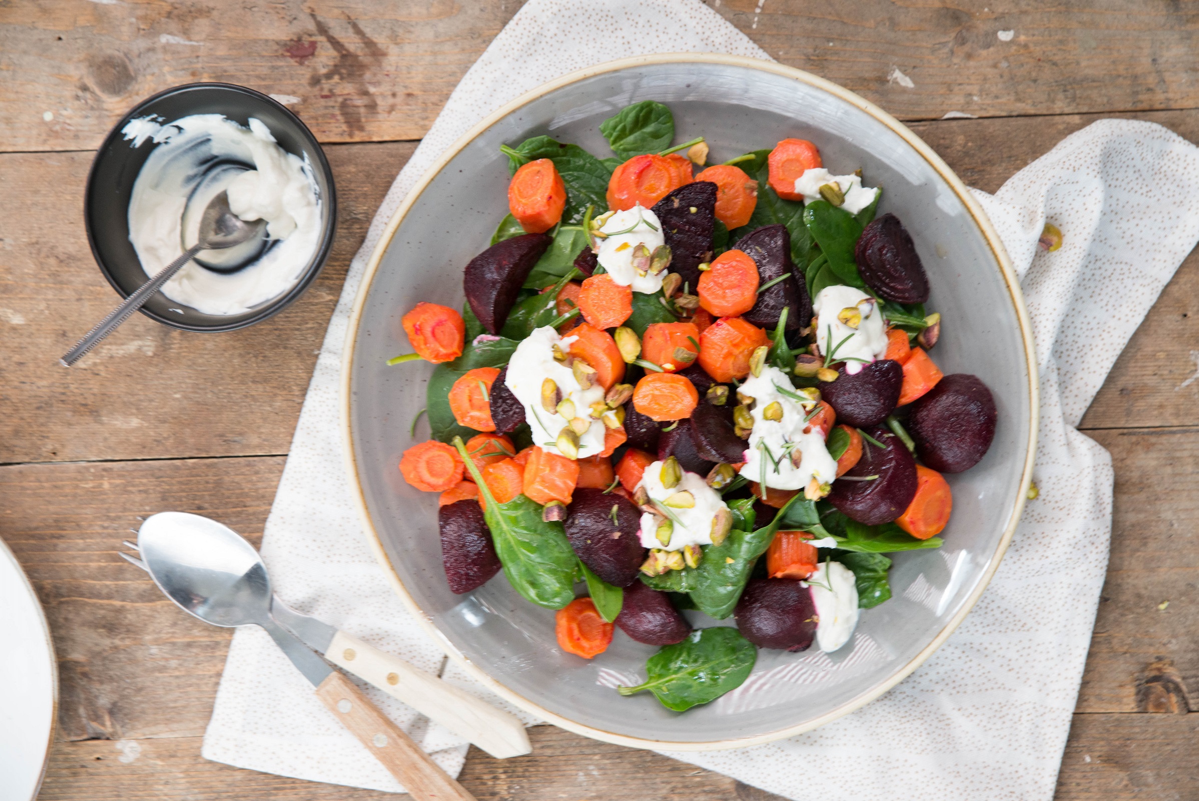 Salade met geroosterde rode biet en wortel met honing en ricotta van Brenda Kookt