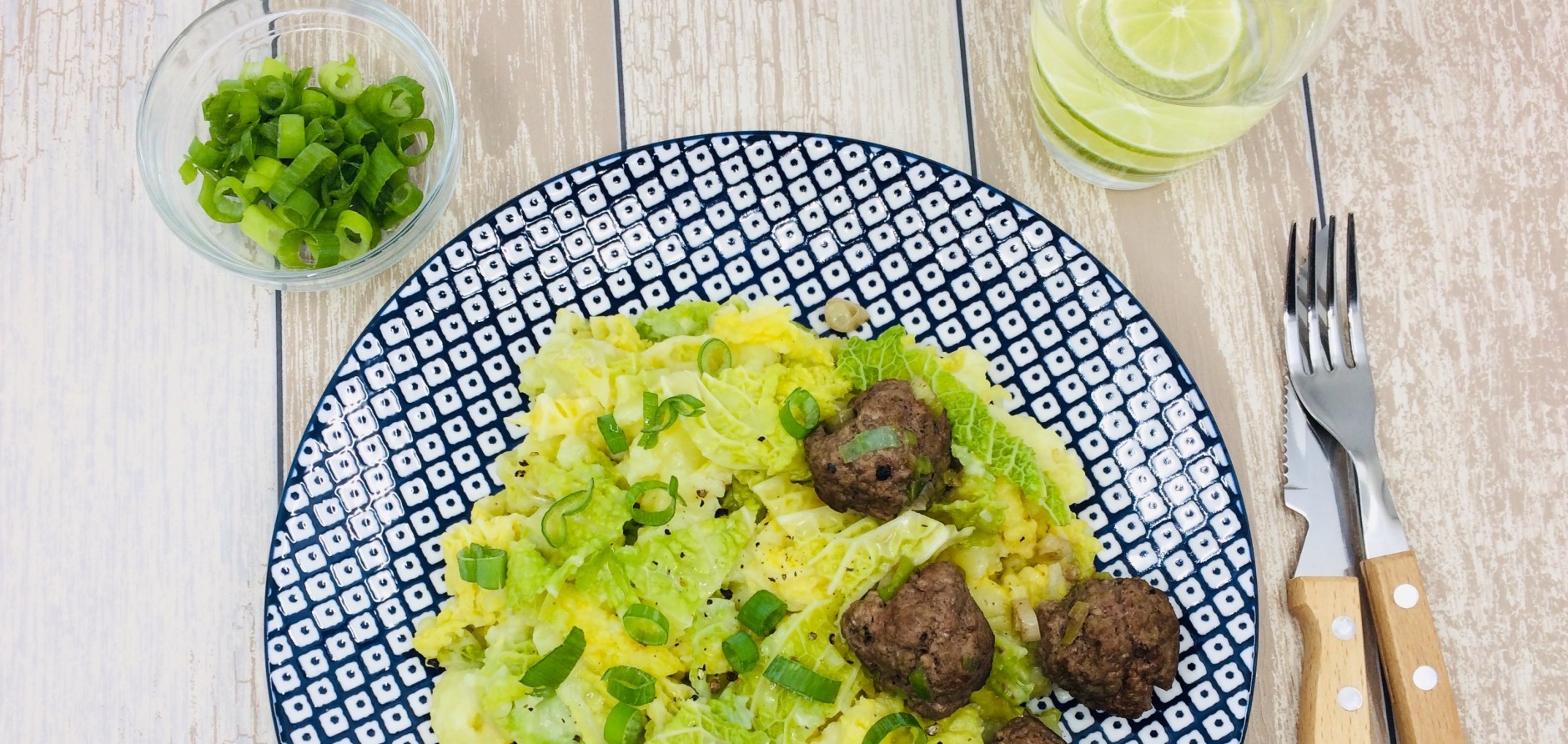 Veggipedia - Savoy stew with meatballs