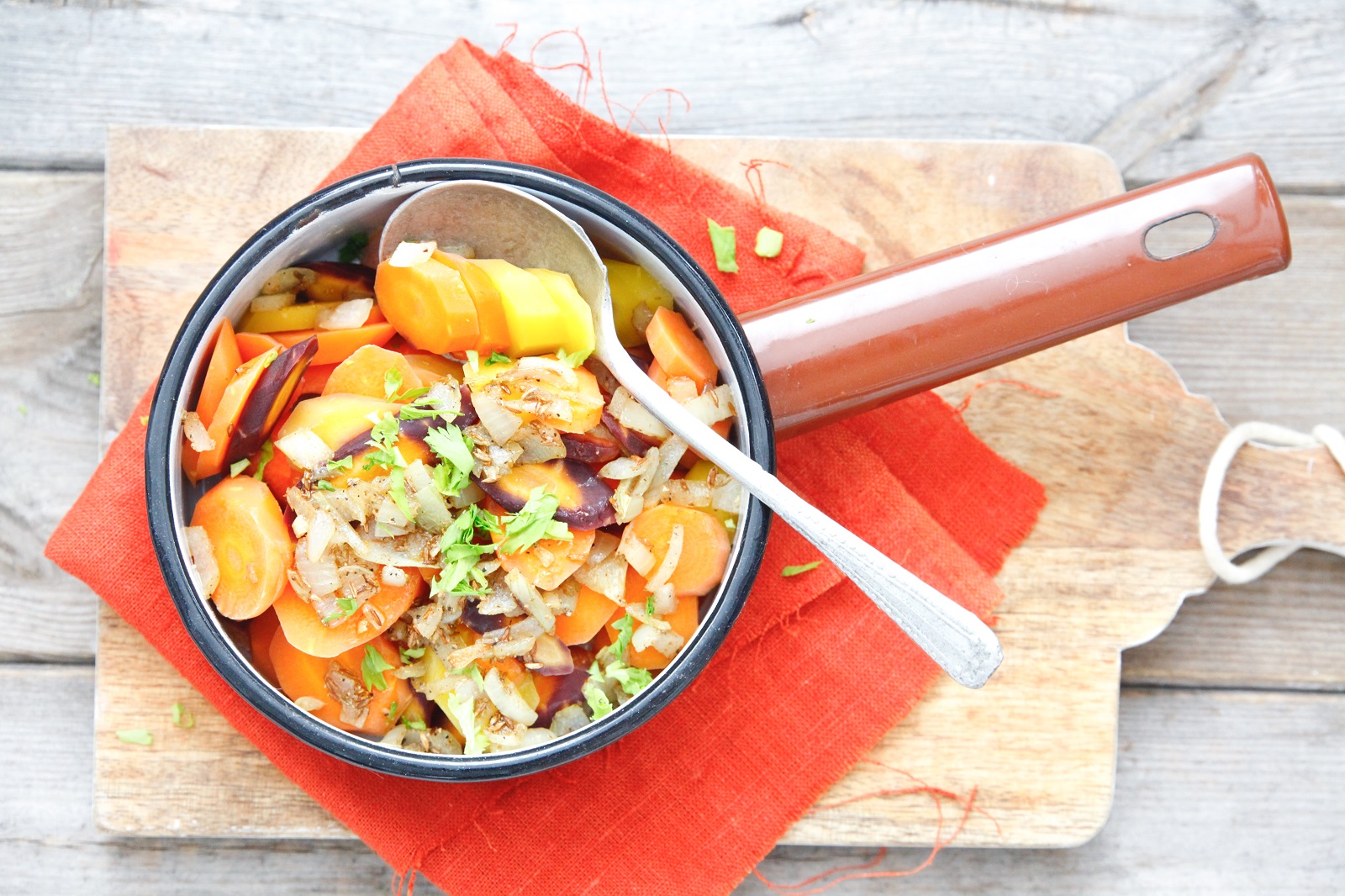 Veggipedia - Tunisian spiced carrots (Mzoura)