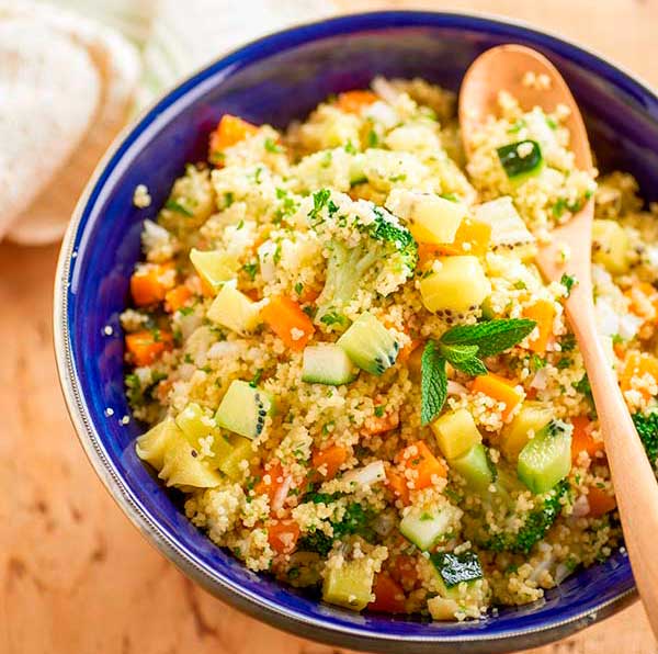 Veggipedia - Couscous salad with yellow kiwi, broccoli and mint
