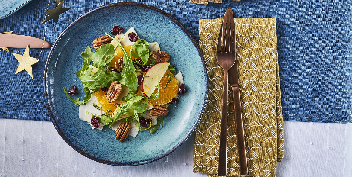 Veggipedia - Salad with celeriac pecans and tangerine
