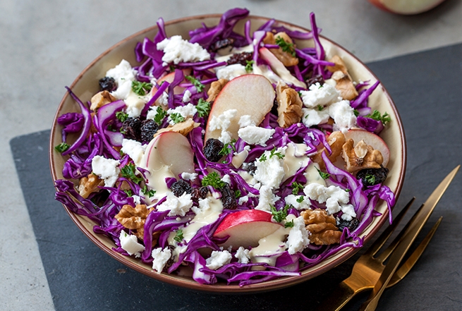 Veggipedia - Purple pointed cabbage salad with apple, nuts and goat cheese