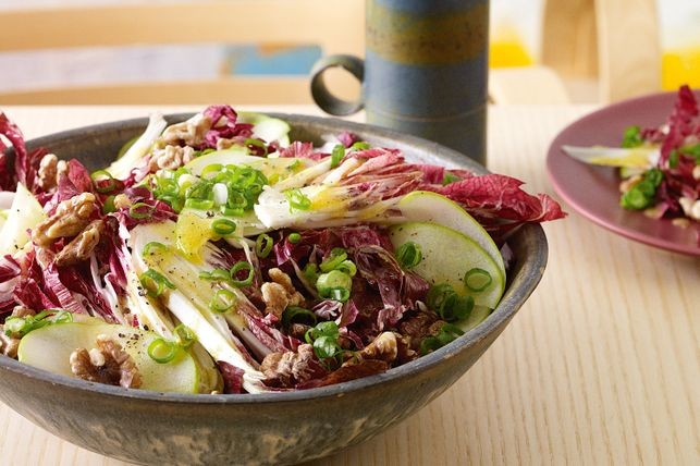 Radicchio-Salat mit Walnüssen
