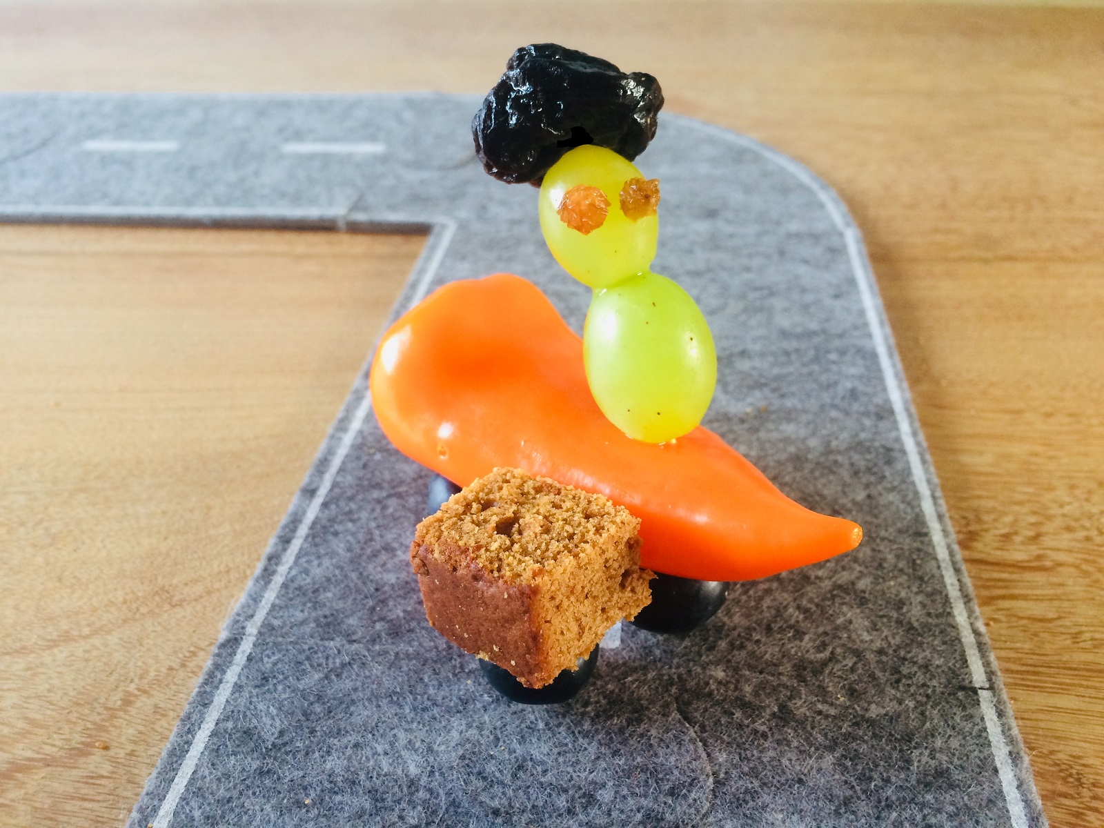 Veggipedia - Moped with sidecar treat